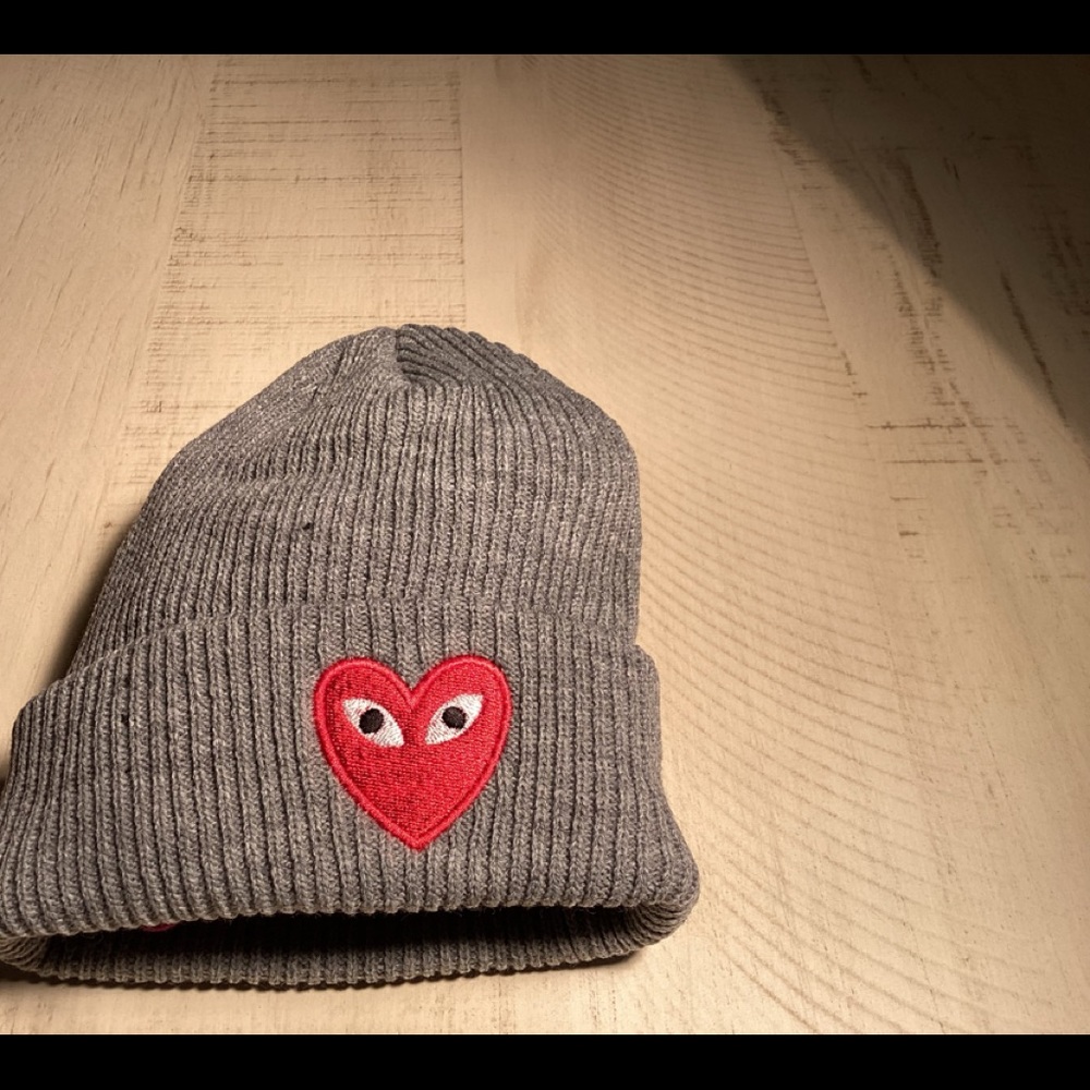 HOST PICK ⭐️ Gray Knit Cap with Red Heart - Picture 4 of 10